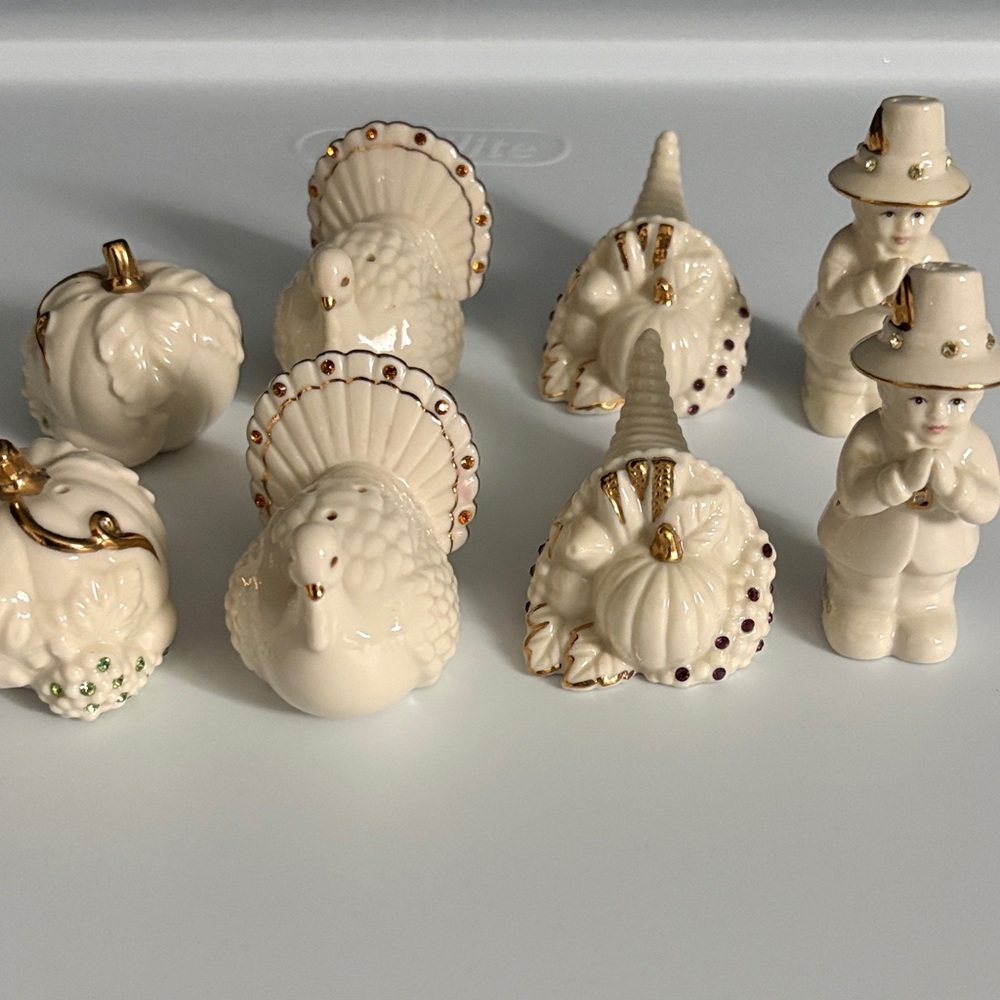 Lenox Thanksgiving Salt/Pepper shaker set